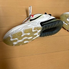 NIKE AIR MAX 270 REACT の画像