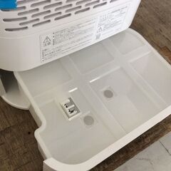 (6/4受渡済)JT10688【IRISOHYAMA/アイリスオーヤマ 衣類乾燥除湿機】美品 2018年製 DDC-50 家電 空調 除湿器 サーキュレーター デシカント式の画像