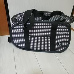 折り畳みできるペットキャリーバック