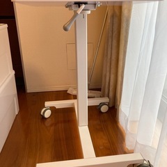 ニトリ　昇降テーブルの画像