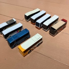 ポケットトミカ　バス