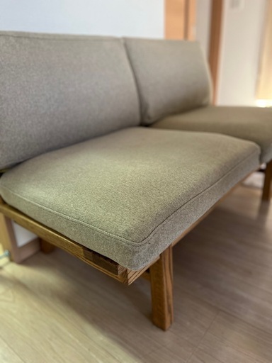 モモナチュラル　2.5人掛け　ダイニングソファ