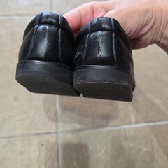 ミキハウス　黒　18センチの画像