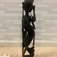 木彫りの置物の画像