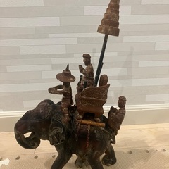 木彫りの置物の画像