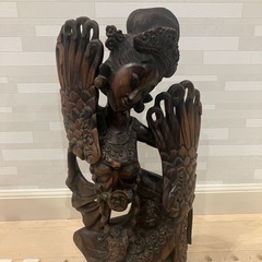 木彫りの置物の画像