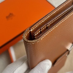 HERMES ブラウン 二つ折り財布 箱付きの画像