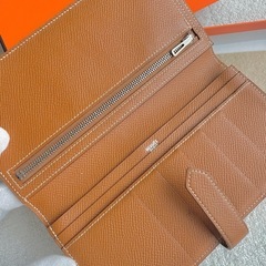 HERMES ブラウン 二つ折り財布 箱付きの画像