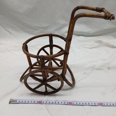 【ハンガープレゼント中】籐のカゴ　植木鉢入れ