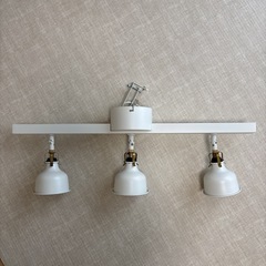 IKEAシーリングライト（電球2個付）