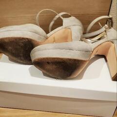 ヒール グレー色の画像