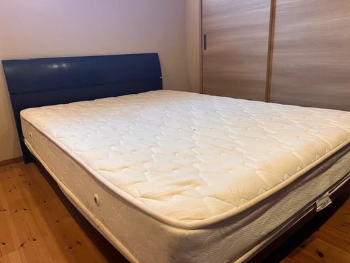 セミダブルベッド