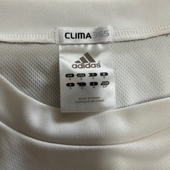 adidasスポーツシャツMサイズの画像