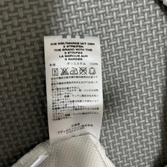 adidasスポーツシャツMサイズの画像
