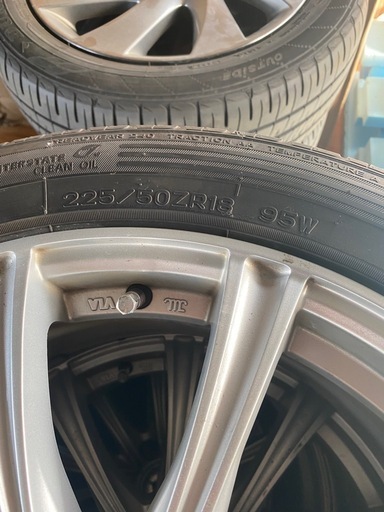225/50R18 アルミ付き　アルヴェル等