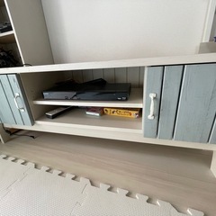 テレビ台の画像