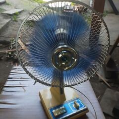 レトロ扇風機の画像