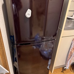 冷蔵庫、洗濯機、電子レンジ、ケトル
