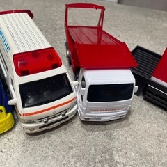 車のおもちゃの画像