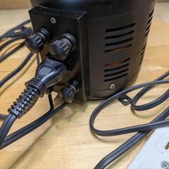 （最終値下げ）交流変圧器　0v〜130vの画像