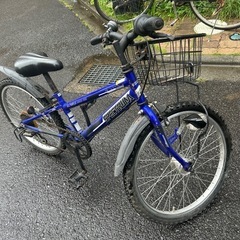 22インチ　キッズサイクル　青　6段ギアの画像