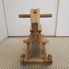 木製ロッキングホース 車輪付きの画像