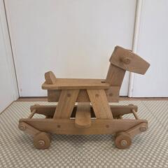 木製ロッキングホース 車輪付きの画像