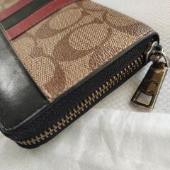 COACH長財布　赤ラインの画像