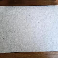 グレーカーペット約140cm x 100cmの画像