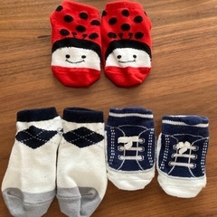 【COMME CA ISMとpetit mainの靴下】