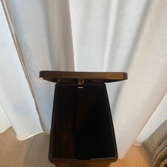 大きめのゴミ箱の画像