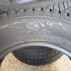 ほぼ新品！Toyo OBSERVE GIZ2 175/70R14 スタッドレス4本（作業可能）の画像