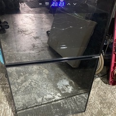 ミラーガラス 冷蔵庫一体型ワインクーラー　上はワインクーラー　下...