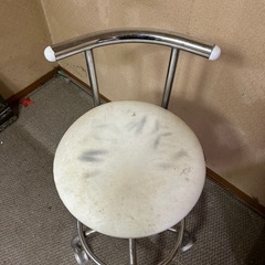 白い椅子の画像