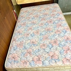 セミダブルベッドになります、の画像