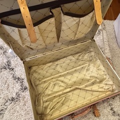 【美品】トランク型キャリーケースの画像