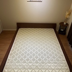 　最新の日程＆条件割引アリ　LOWYA購入　ダブルベッド　フレー...