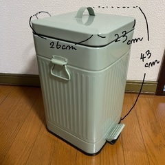 レトロ　ブリキのゴミ箱　グリーンの画像