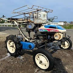 イセキ 野菜移植機 自走式 移植機　ナウエルナナ 半自動 PVH...