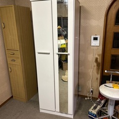 白いクローゼット
