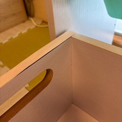 おもちゃ箱、本棚の画像