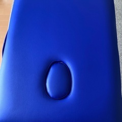 軽量　折りたたみマッサージベッド　青