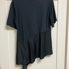 ユニクロ✕JWANDERSONフレアヘムTの画像