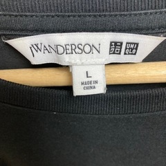 ユニクロ✕JWANDERSONフレアヘムTの画像