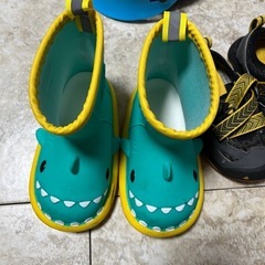 KEEN サンダル　水遊び　ヘルメット　長靴の画像