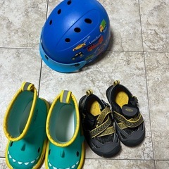 KEEN サンダル　水遊び　ヘルメット　長靴