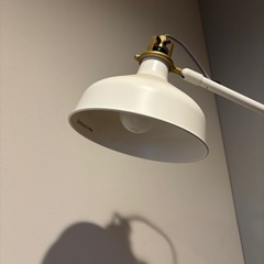 IKEAフロアランプの画像