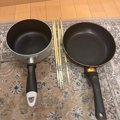 無料の片手鍋、フライパン、菜箸セット