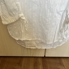 H&M ホワイト ストライプ Vネック チュニックの画像