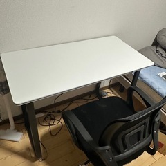 無料　
デスク、チェア　セット